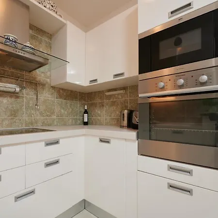 Apartment Tramontana With Sea View