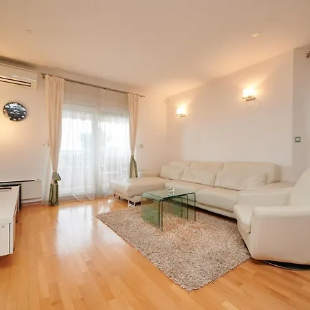 Tramontana With Sea View Apartment