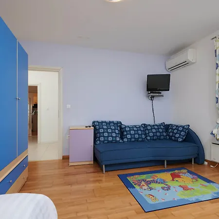 Tramontana With Sea View Apartment *