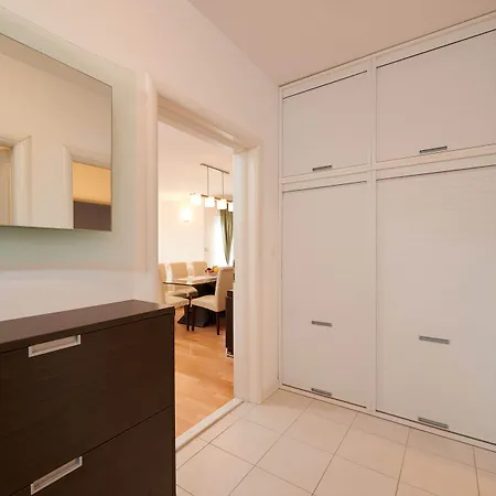 Tramontana With Sea View 아파트 트로기르