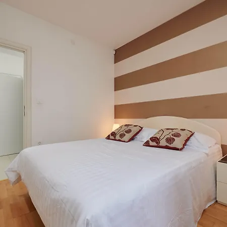 Apartment Tramontana With Sea View *