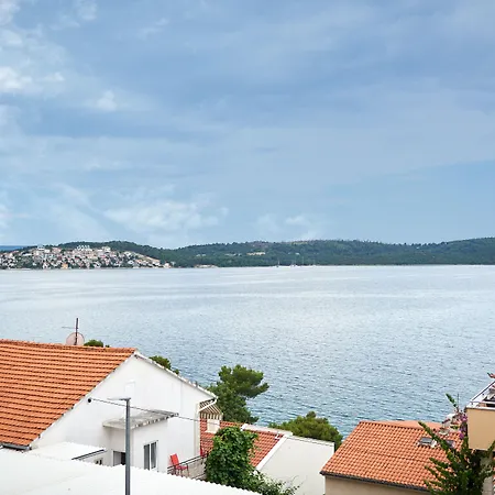 Tramontana With Sea View Apartman *