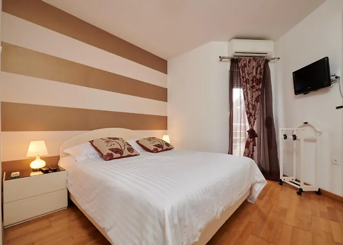 Tramontana With Sea View *