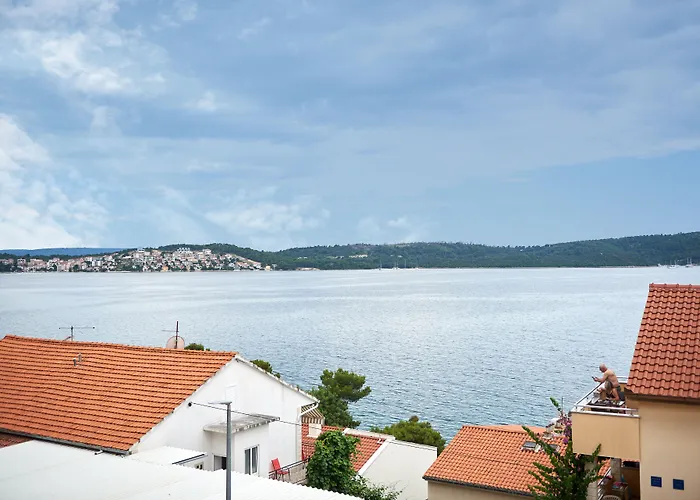 Tramontana With Sea View Apartman *