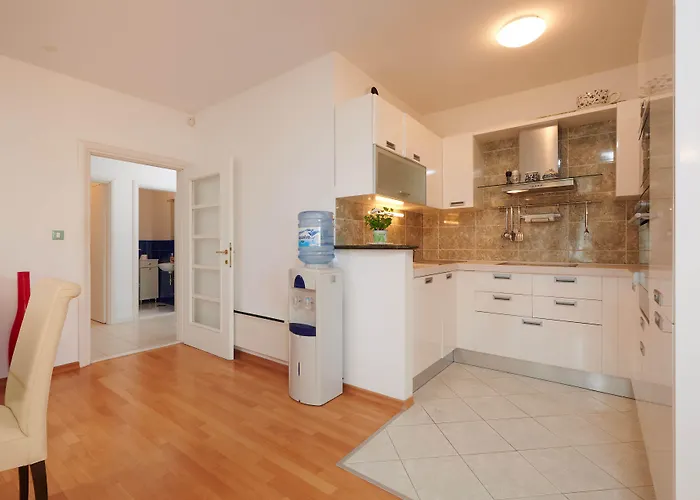 Tramontana With Sea View Apartman