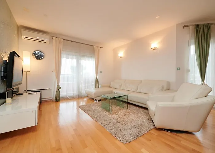 Tramontana With Sea View Apartment